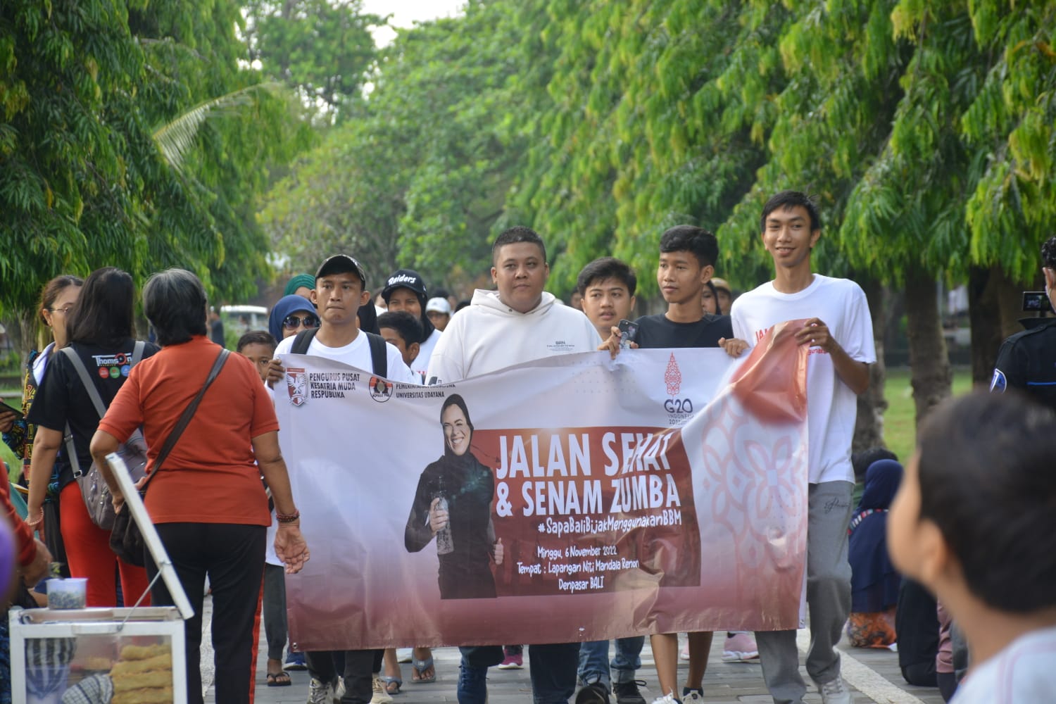 Komunitas Mahasiswa Bali Dan Pemuda Gelar Jalan Santai Dan Senam Zumba ...