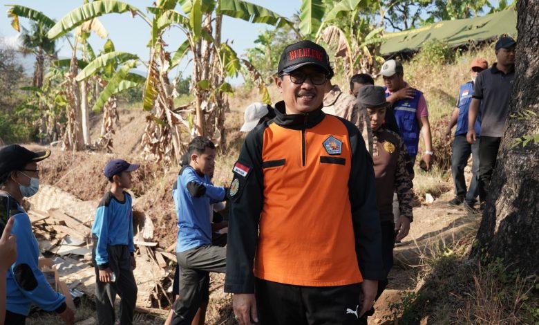 Human Interest: Pramuka Buleleng Bedah Rumah Di Panji Anom - SinarTimur ...